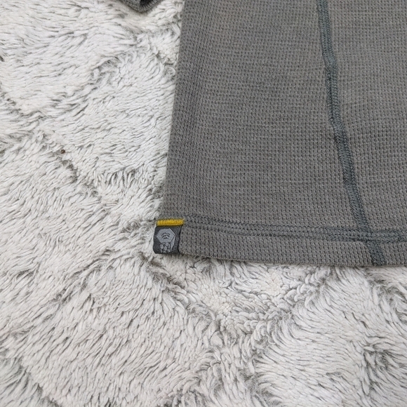 Mountain Hardwear Shirt Men's S Gray Trekkin Thermal Henley Wick. Q Hiking - Picture 9 of 10